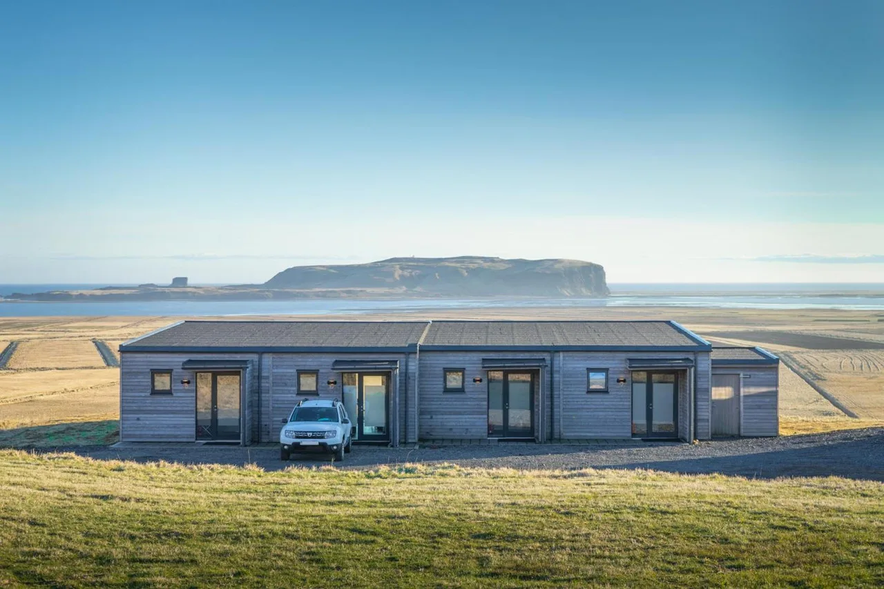 6 โรงแรมน่าพักใน Vík ไอซ์แลนด์ — ที่พักหมู่บ้านหาดทรายดำบนถนน Ring Road