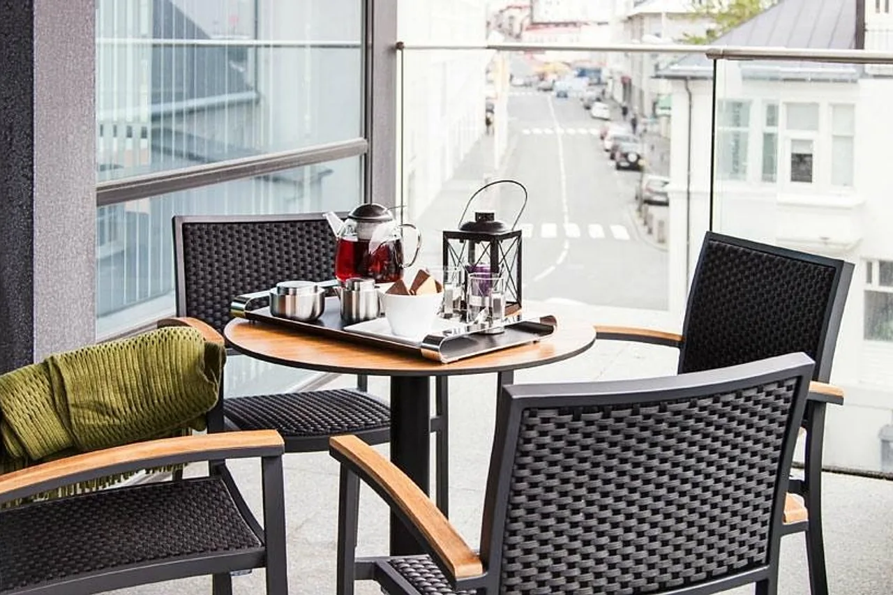 Black Pearl Luxury Apartments — rooms and atmosphere