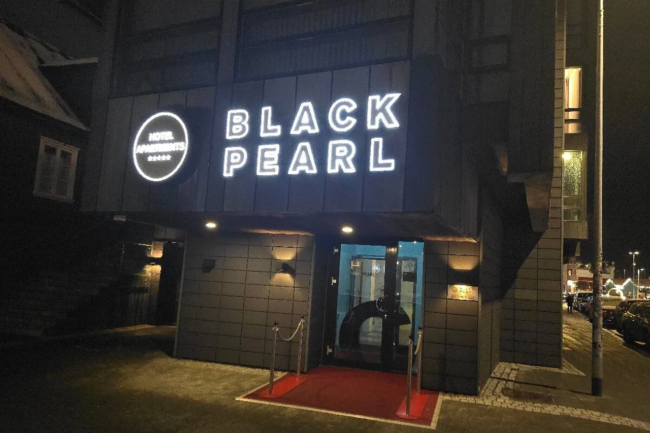 Black Pearl Luxury Apartments — rooms and atmosphere