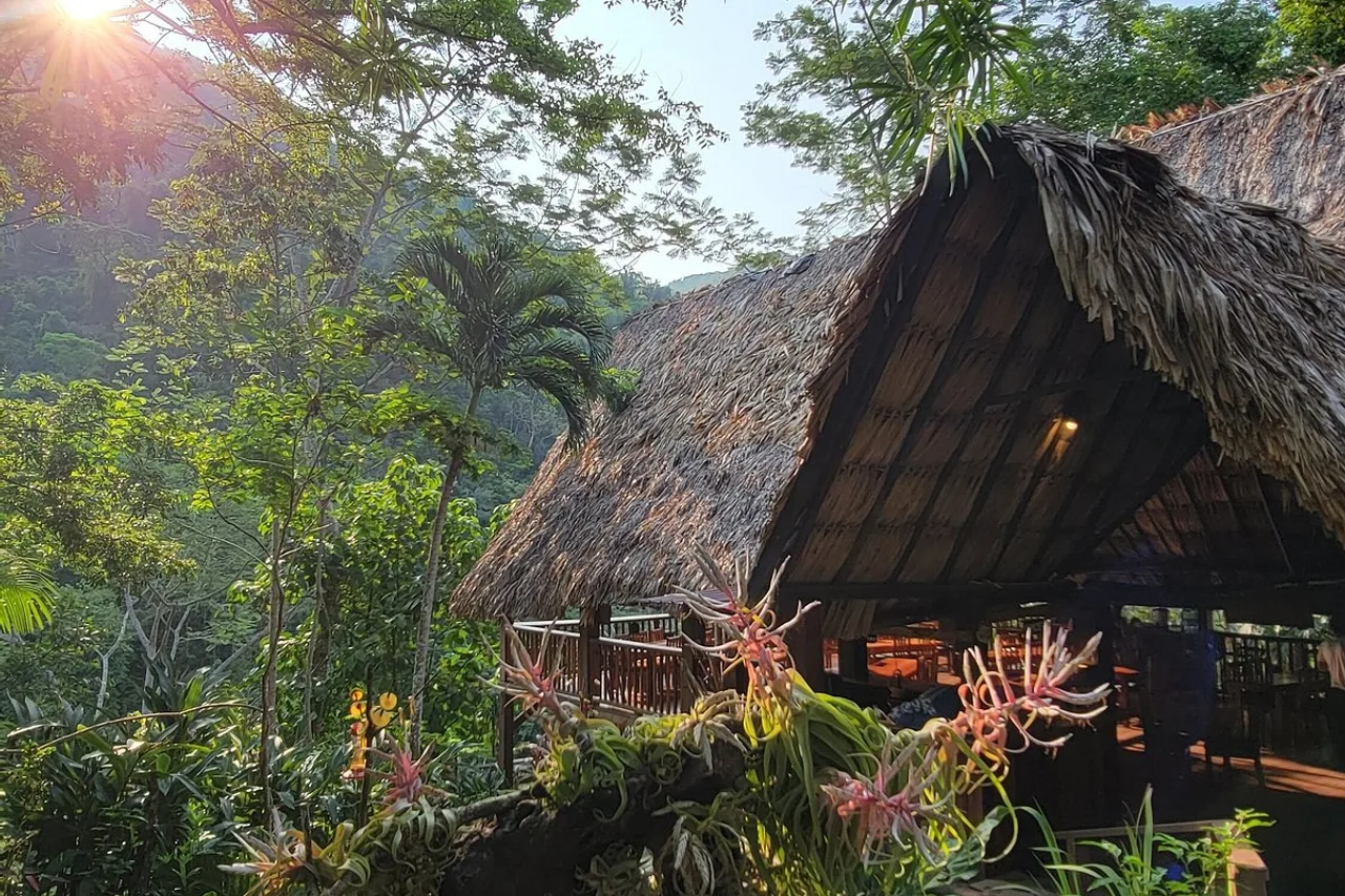 Black Rock Lodge — โรงแรมในเบลโมแพน