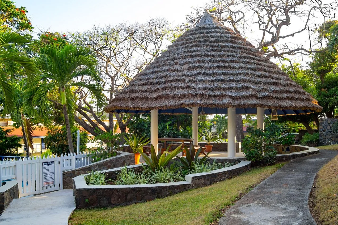 Blue Lagoon Hotel &amp; Marina — ภาพห้องพักและบรรยากาศ