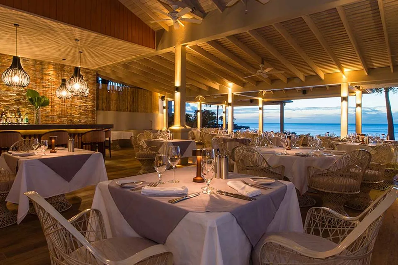 Blue Waters Resort & Spa — rooms and atmosphere