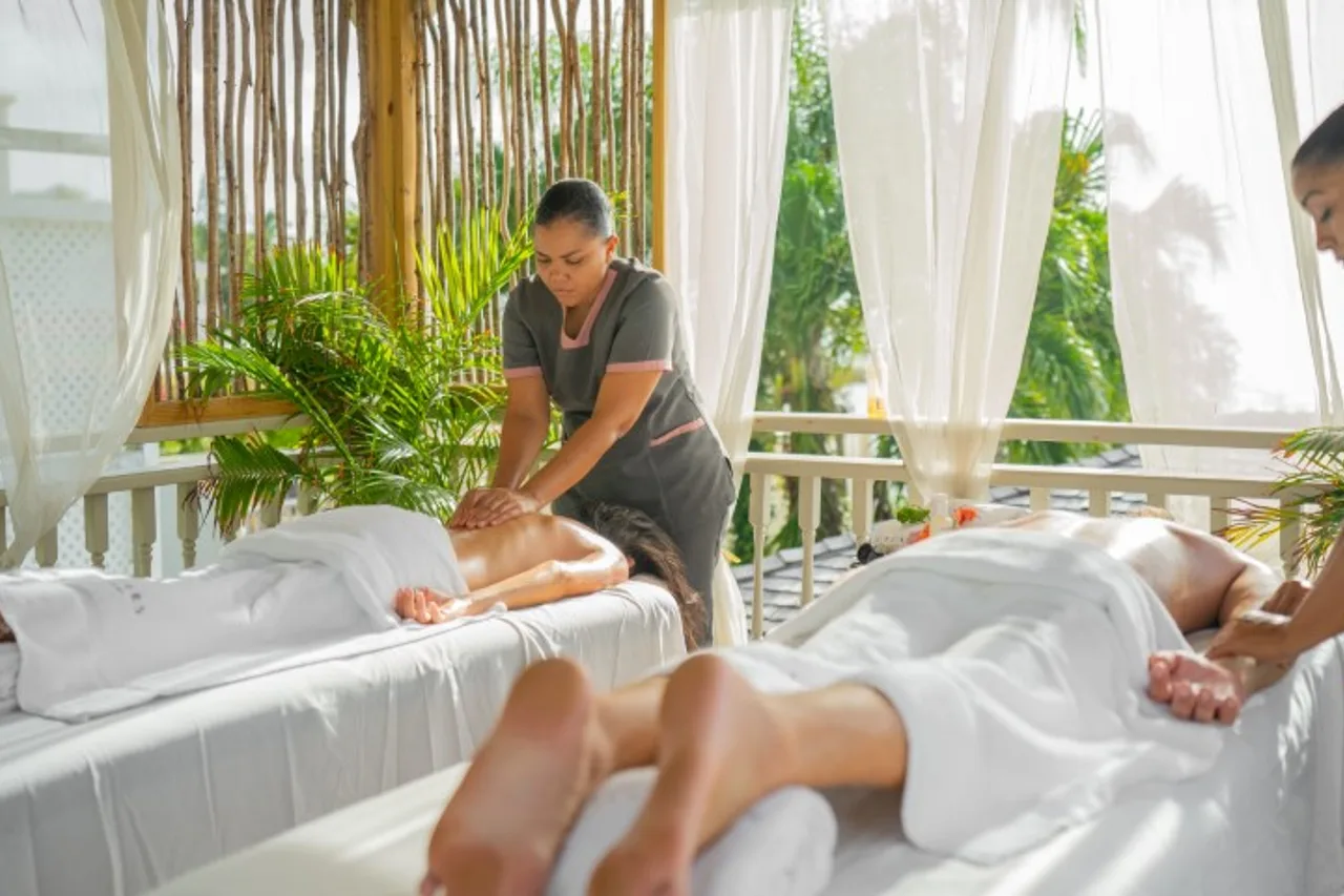 Blue Waters Resort & Spa — rooms and atmosphere