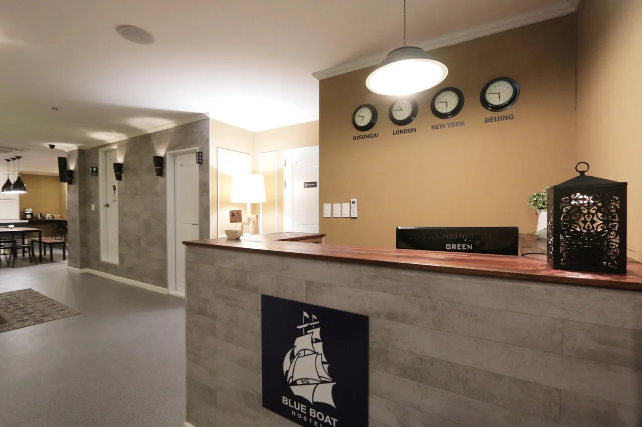 Blueboat Hostel Gyeongju — rooms and atmosphere