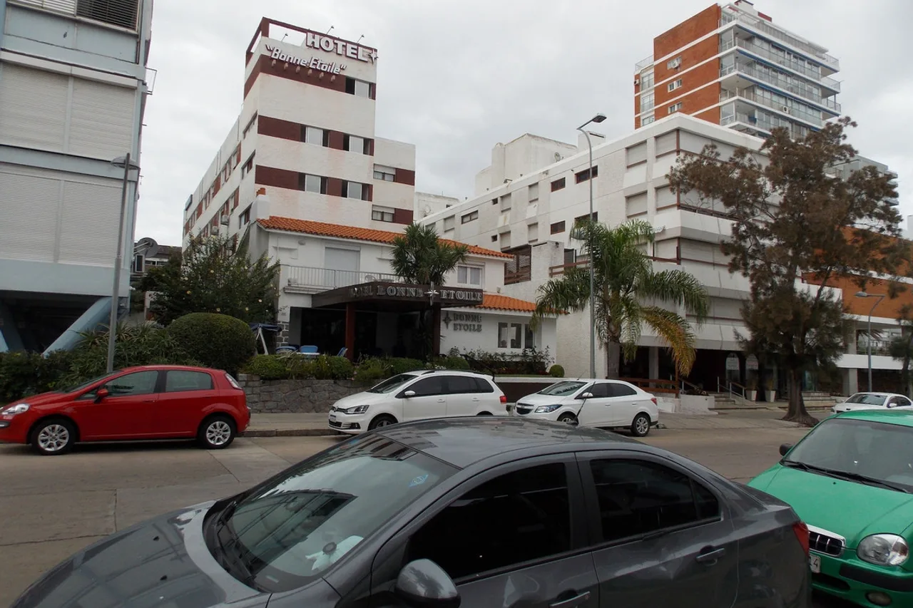 Bonne Etoile Hotel — ภาพห้องพักและบรรยากาศ