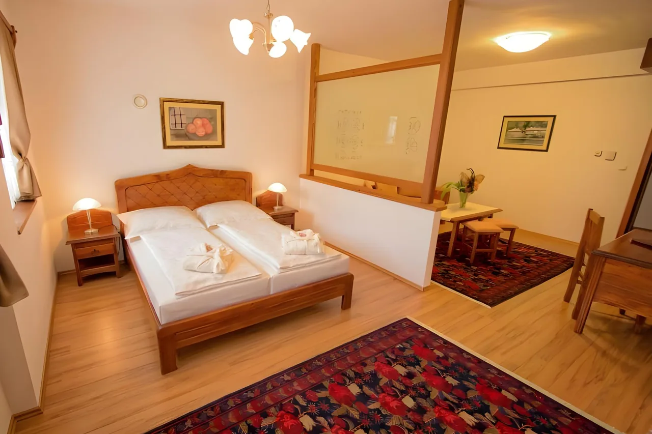 Boutique Hotel Old Town Mostar — ภาพห้องพักและบรรยากาศ