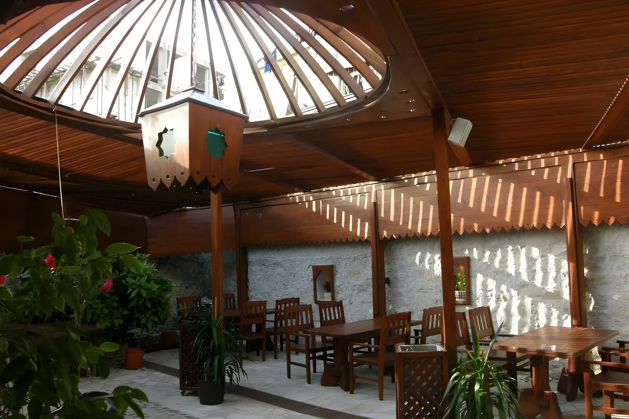 Boutique Hotel Old Town Mostar — ภาพห้องพักและบรรยากาศ