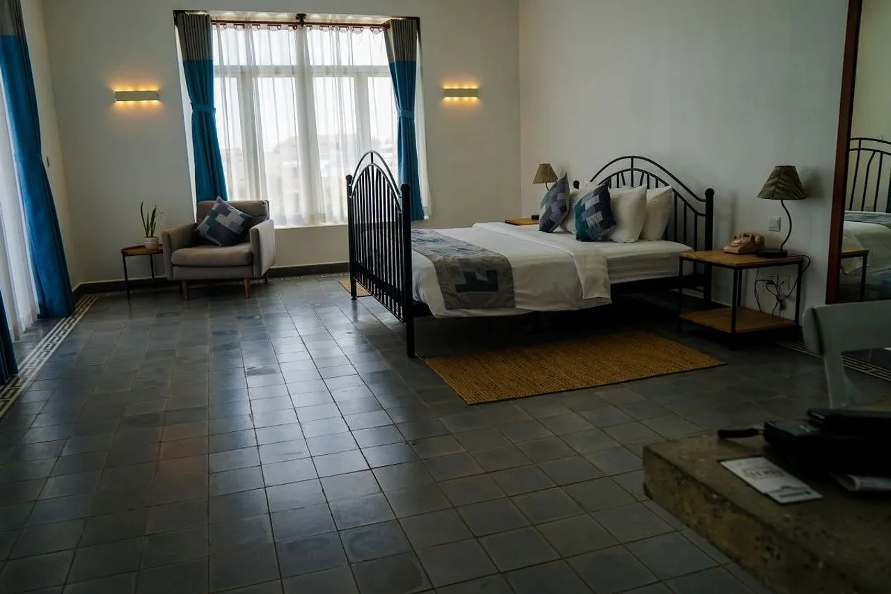 Boutique Kampot Hotel — rooms and atmosphere