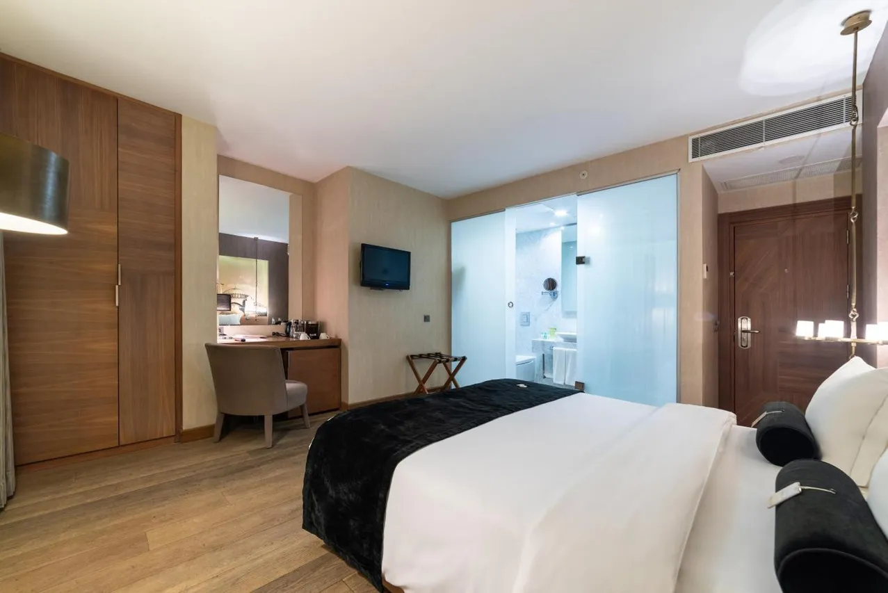 Boutique Saint Sophia Hotel — rooms and atmosphere