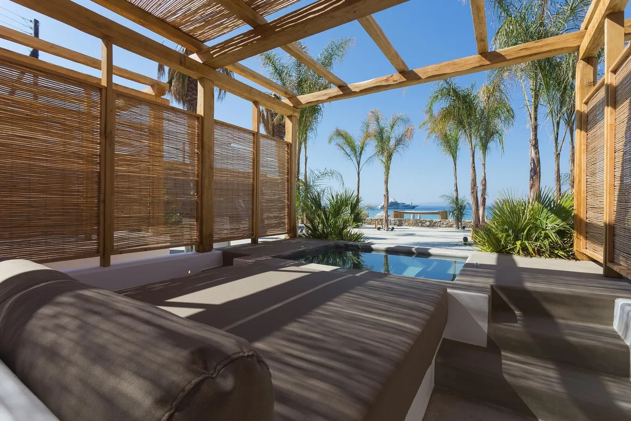 Branco Mykonos — rooms and atmosphere