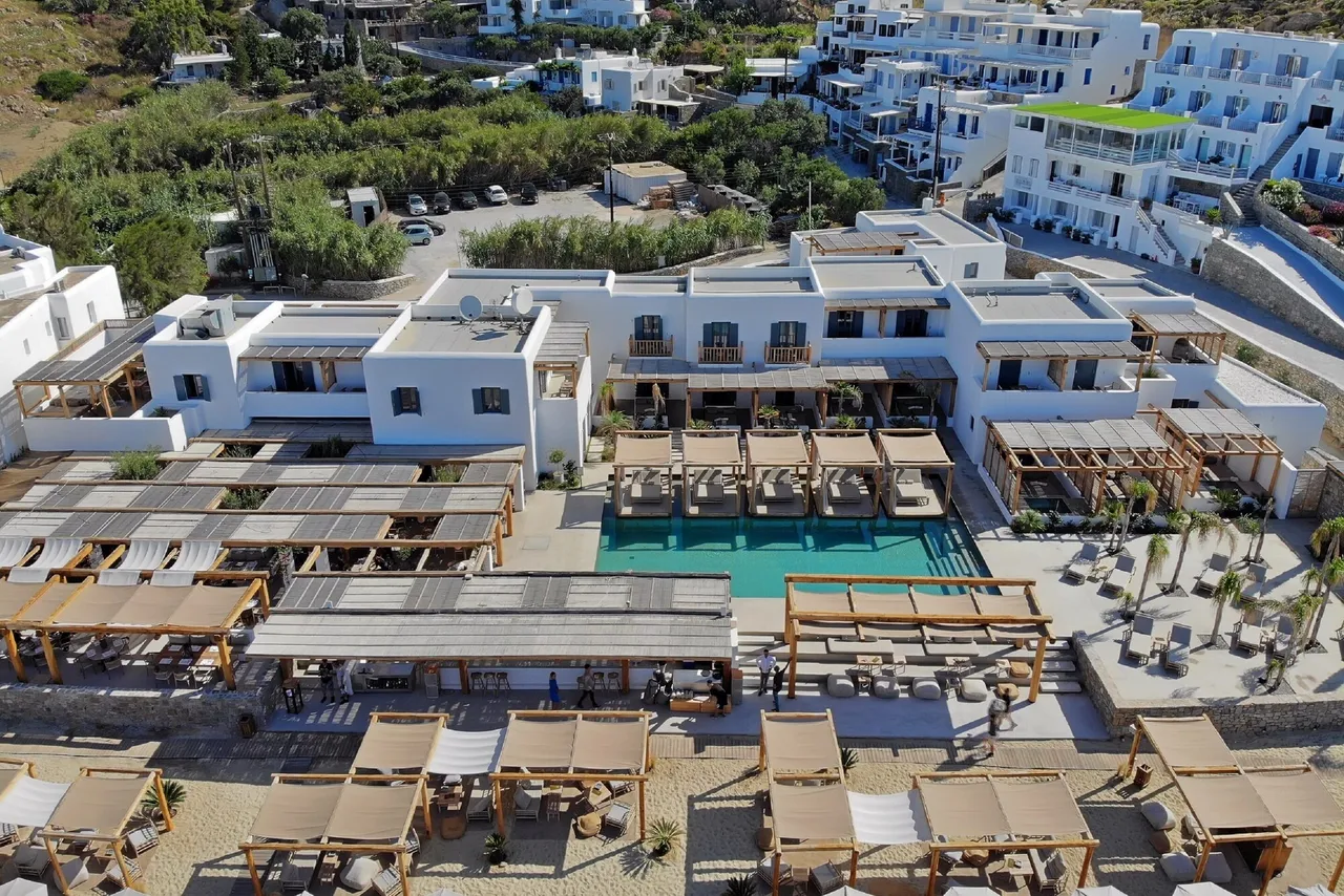 Branco Mykonos — rooms and atmosphere