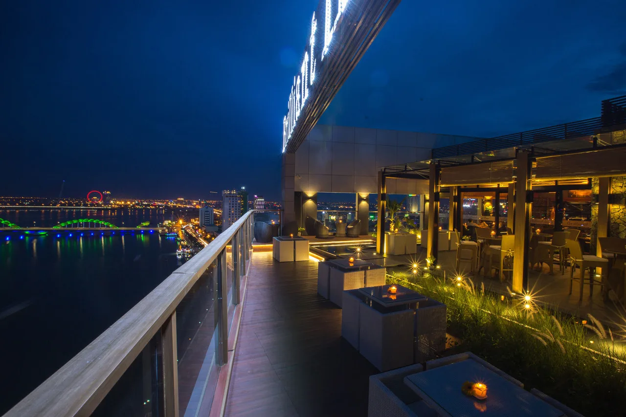 Brilliant Hotel — rooms and atmosphere