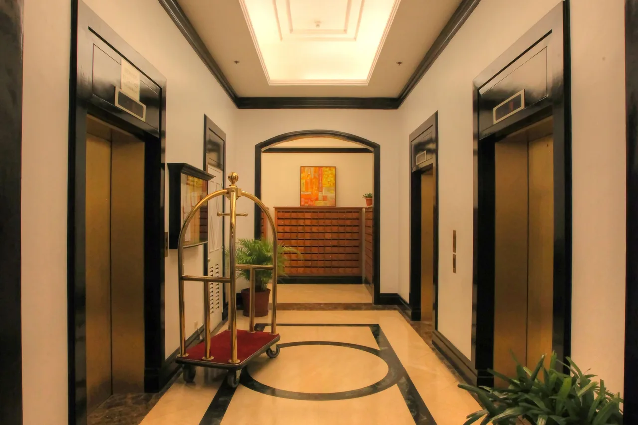 BSA Tower Serviced Residences — rooms and atmosphere
