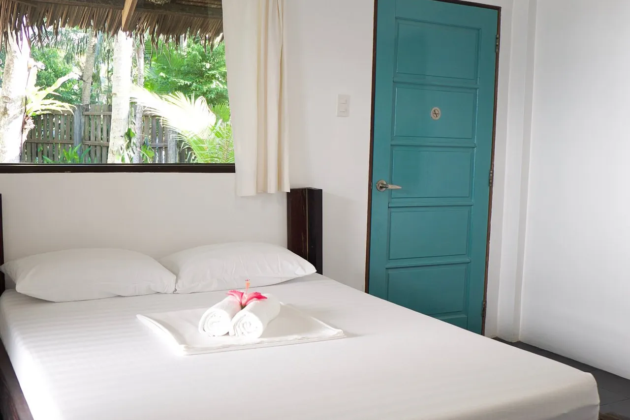 Buddha Resort (Buddha's Surf Resort) — ภาพห้องพักและบรรยากาศ