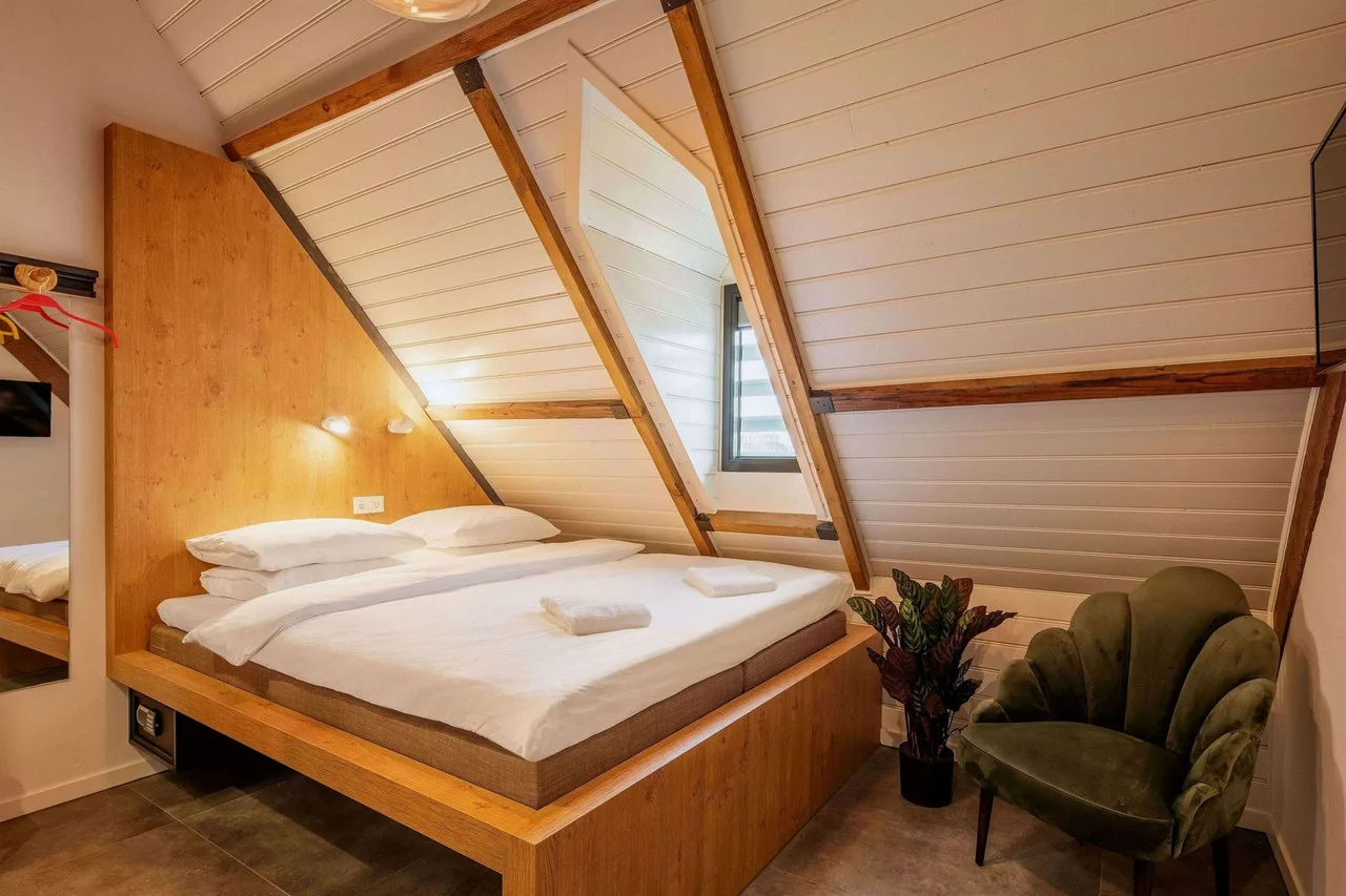 BUNK Hotel Utrecht — ภาพห้องพักและบรรยากาศ