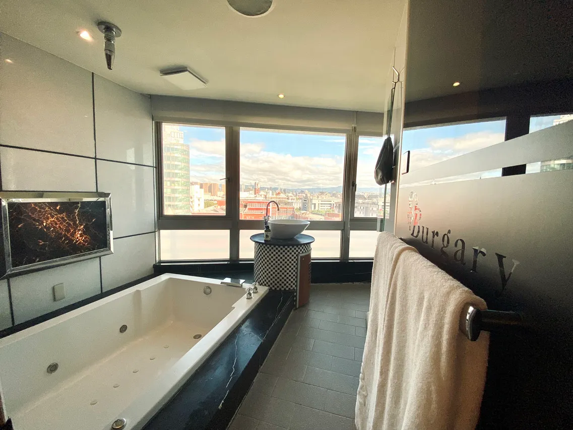 Burgary Hotel — rooms and atmosphere