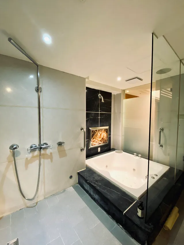 Burgary Hotel — rooms and atmosphere