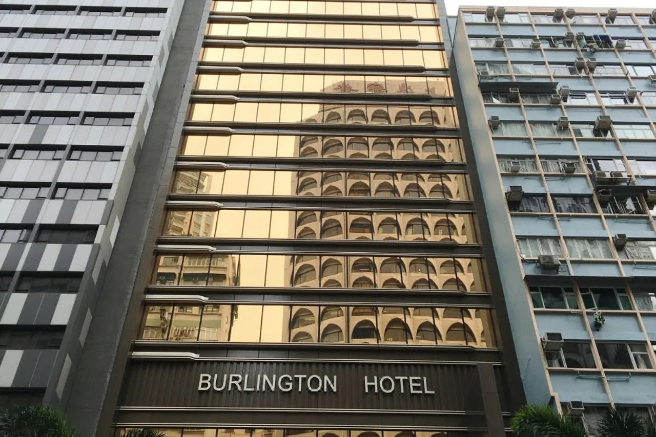 Burlington Hotel — โรงแรมในหว่านไจ๋