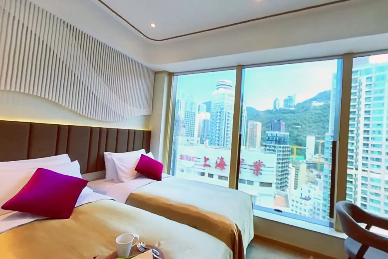 Burlington Hotel — ภาพห้องพักและบรรยากาศ
