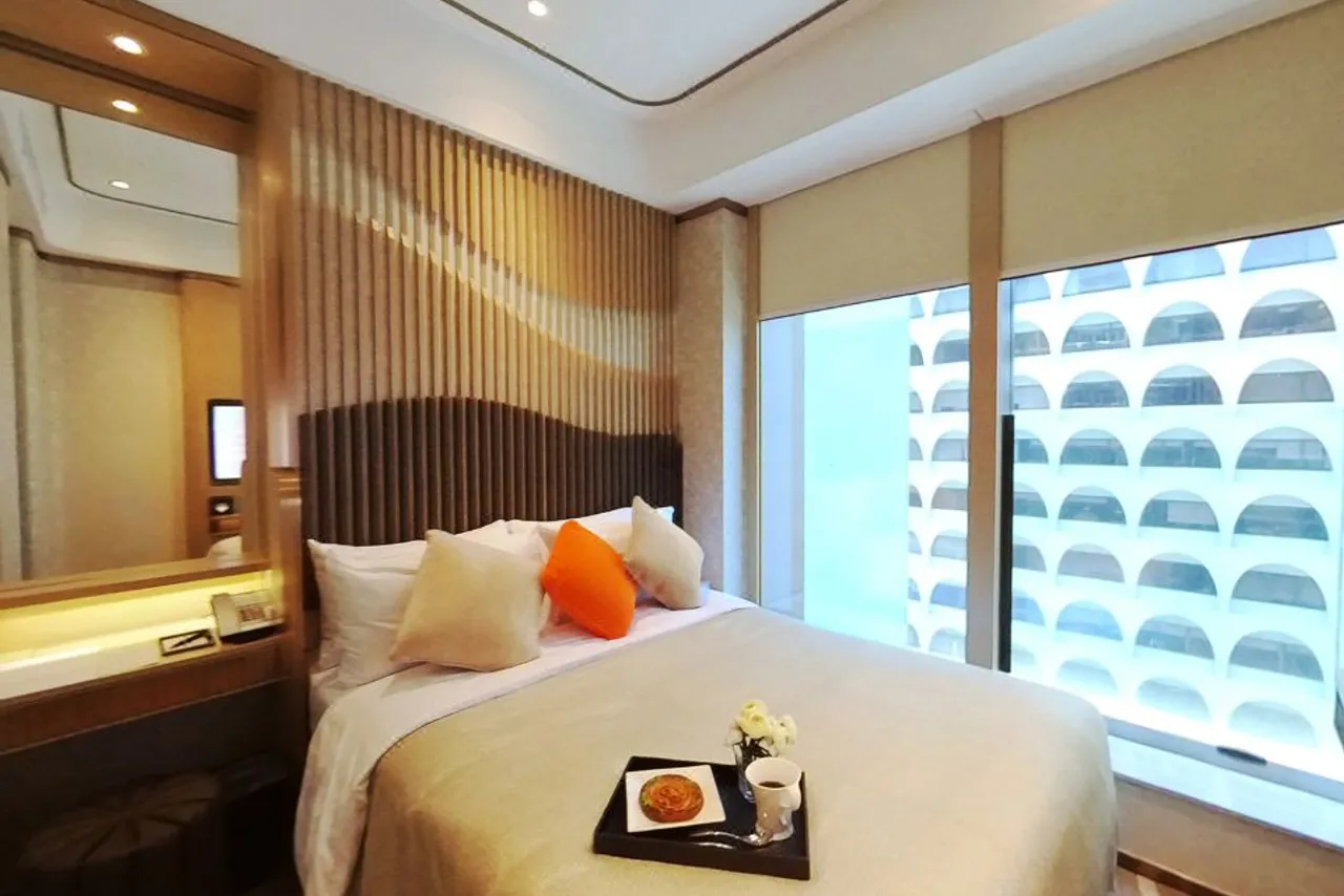 Burlington Hotel — ภาพห้องพักและบรรยากาศ