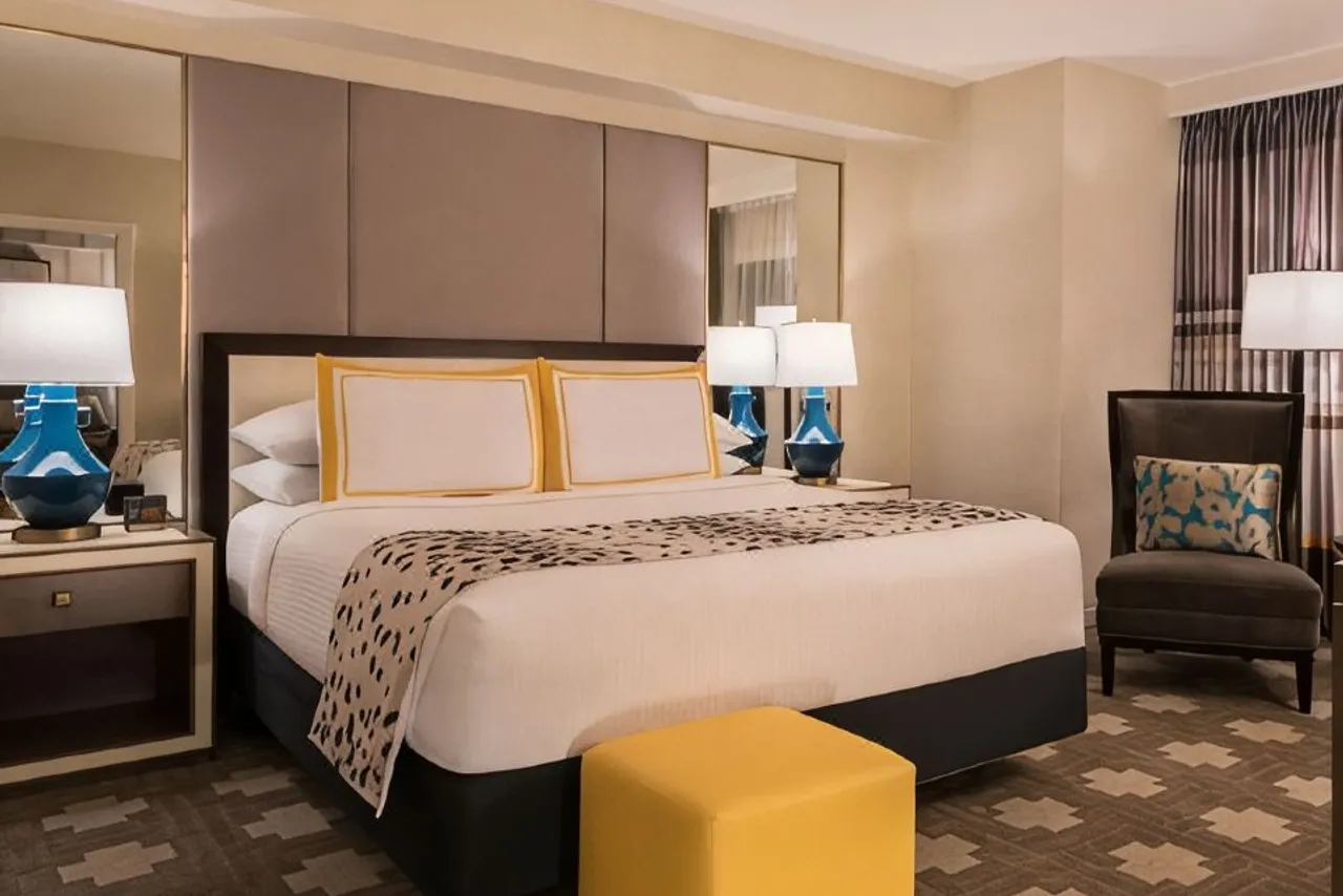 Caesars Palace — ภาพห้องพักและบรรยากาศ
