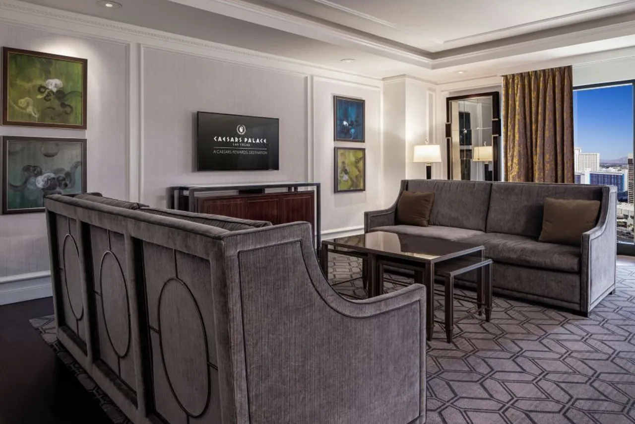 Caesars Palace — ภาพห้องพักและบรรยากาศ