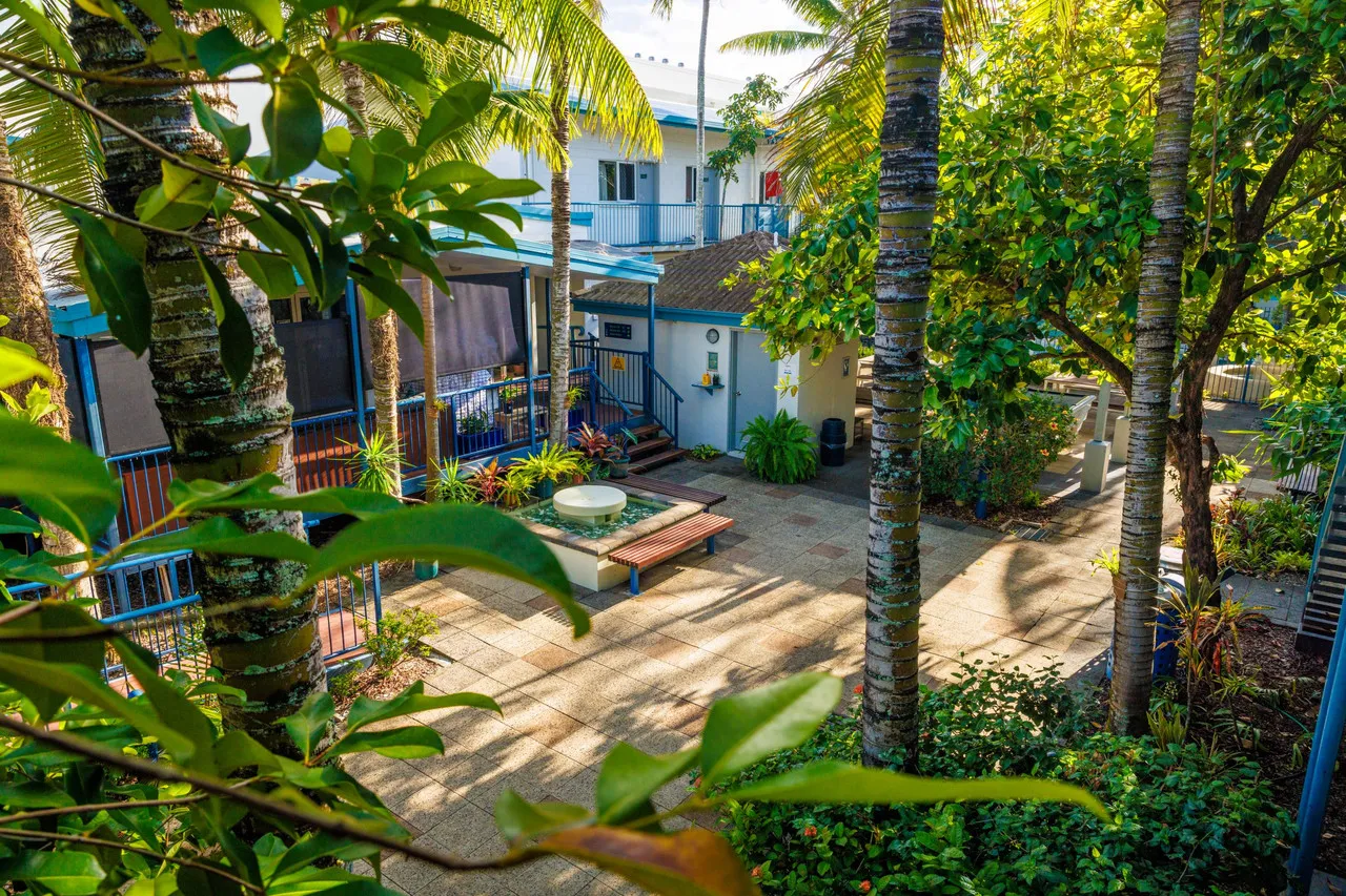 Cairns Central YHA — rooms and atmosphere