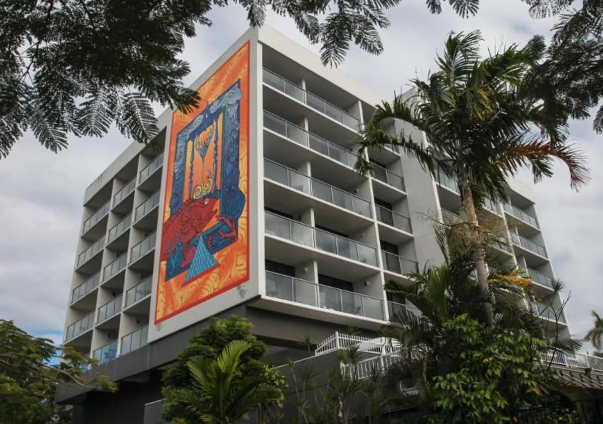 Cairns Plaza Hotel — rooms and atmosphere