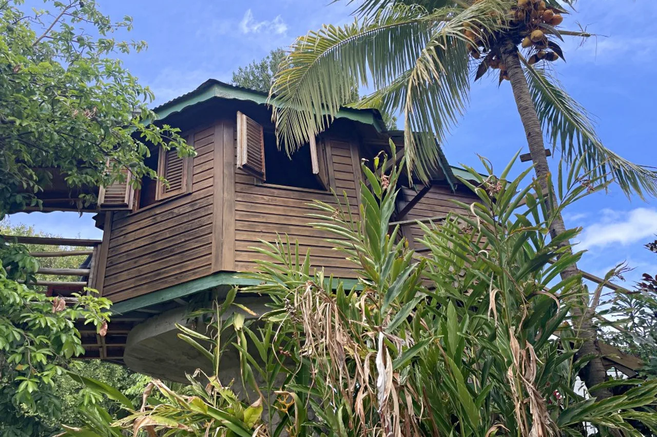 Calibishie Gardens — กาลิบิชี
