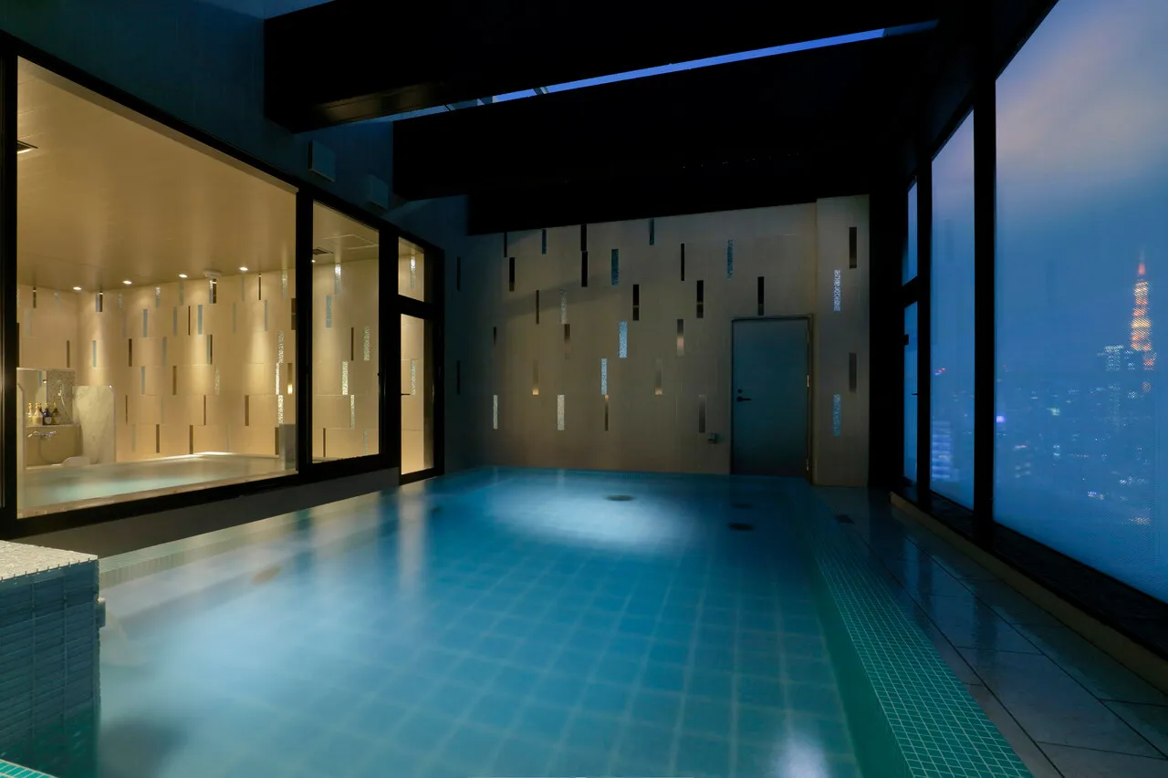Candeo Hotels Tokyo Roppongi — rooms and atmosphere