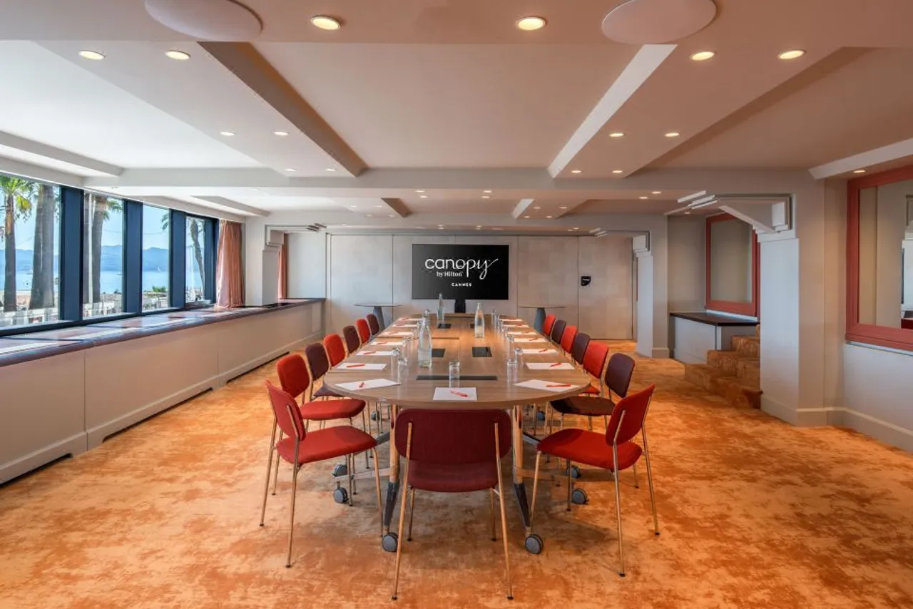 Canopy by Hilton Cannes — ภาพห้องพักและบรรยากาศ