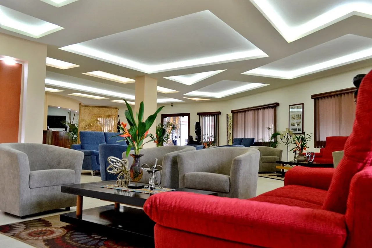The Cape Hotel — โรงแรมในมอนโรเวีย