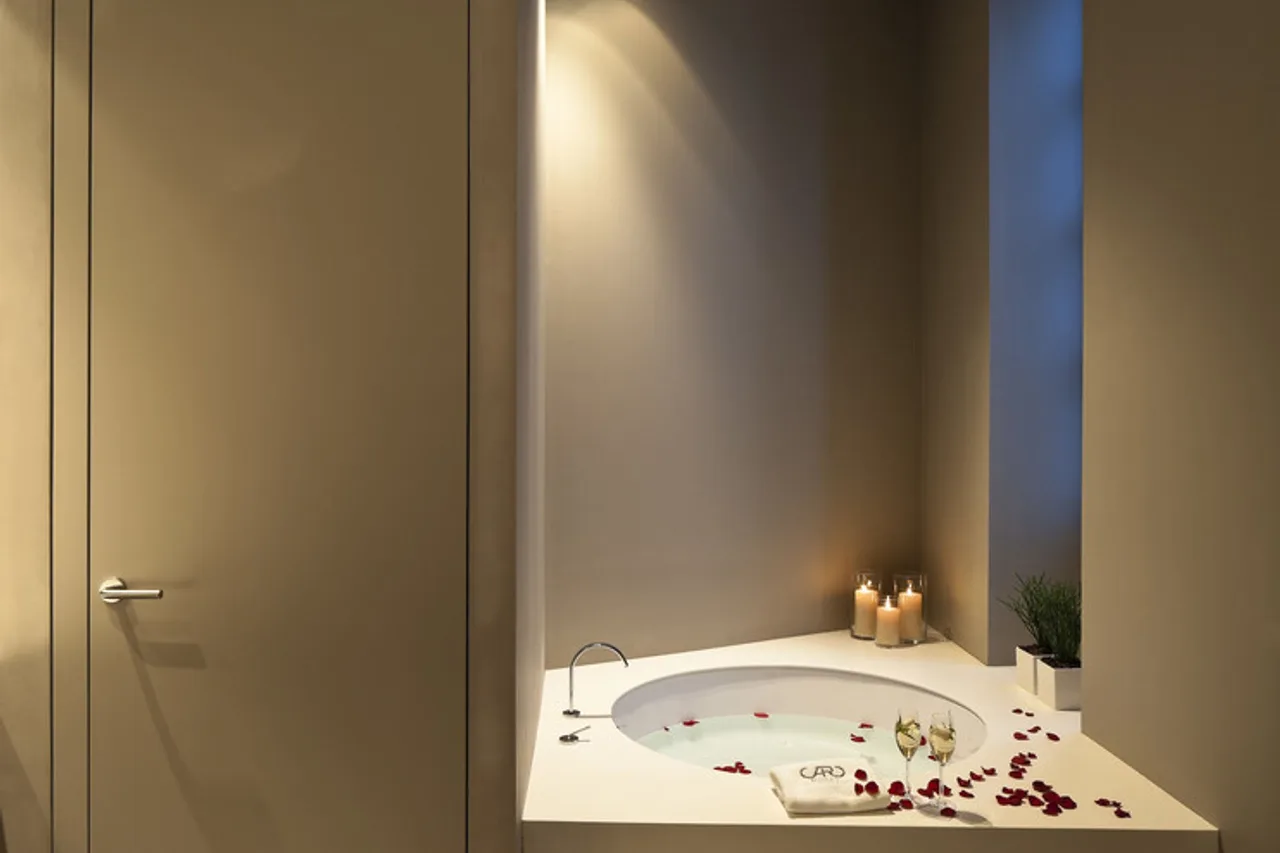 Caro Hotel — ภาพห้องพักและบรรยากาศ
