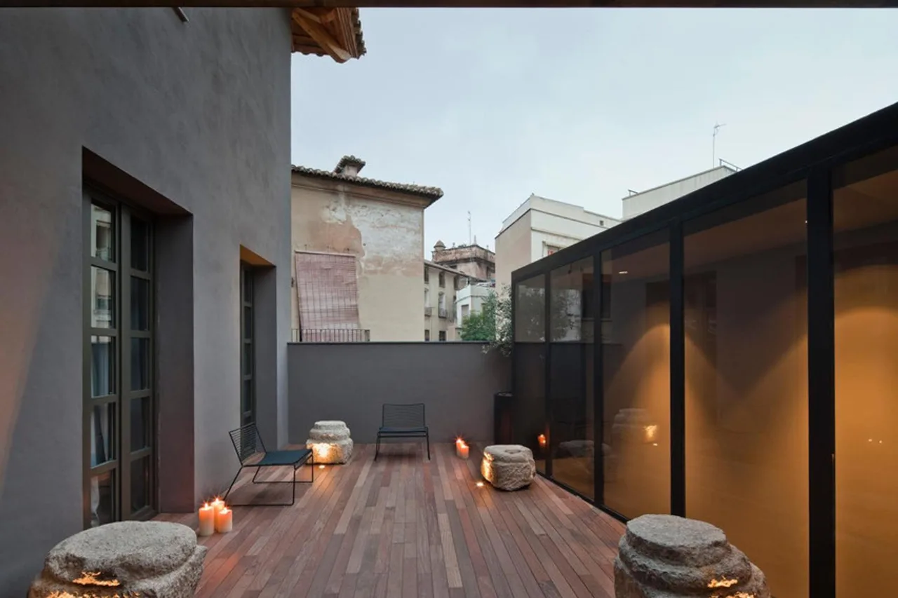 Caro Hotel — ภาพห้องพักและบรรยากาศ