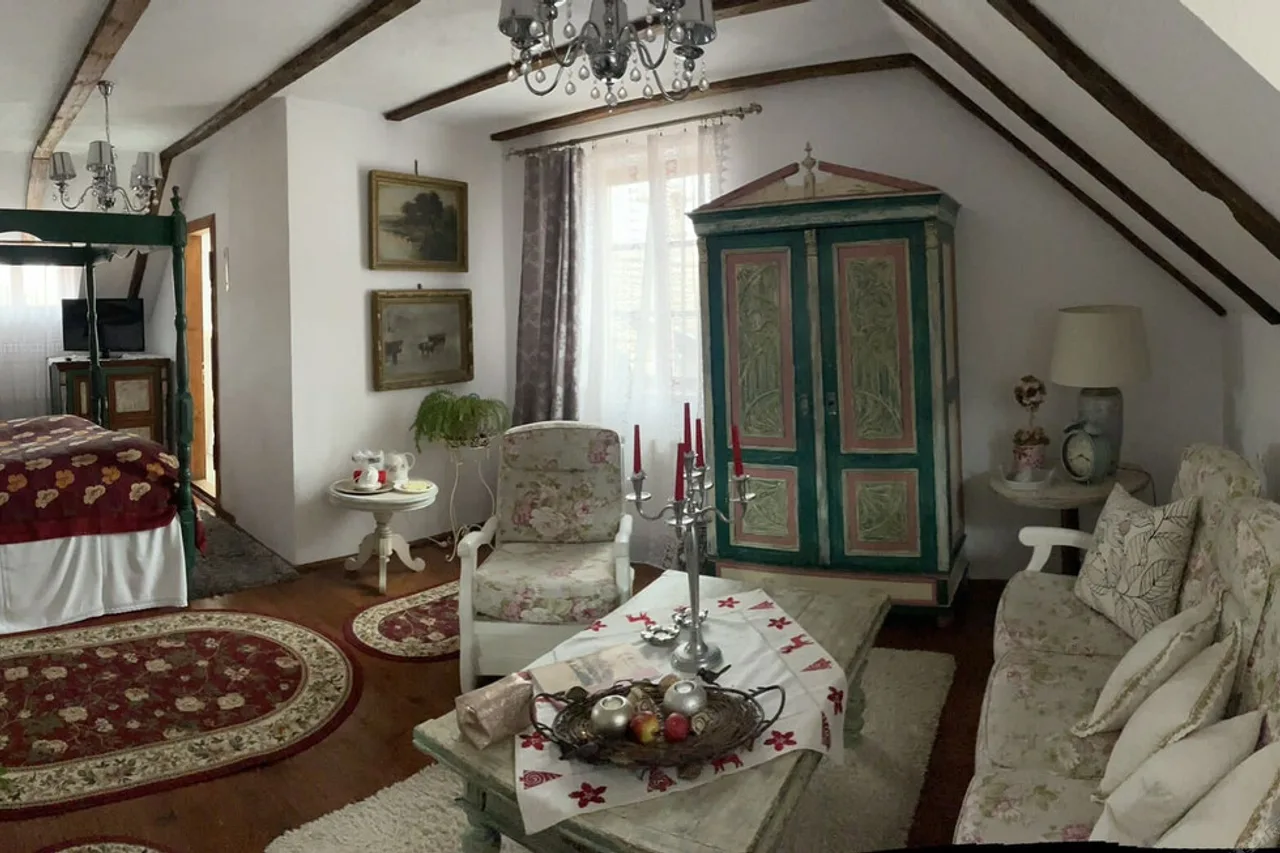 Casa Cositorarului Boutique Pension — ภาพห้องพักและบรรยากาศ