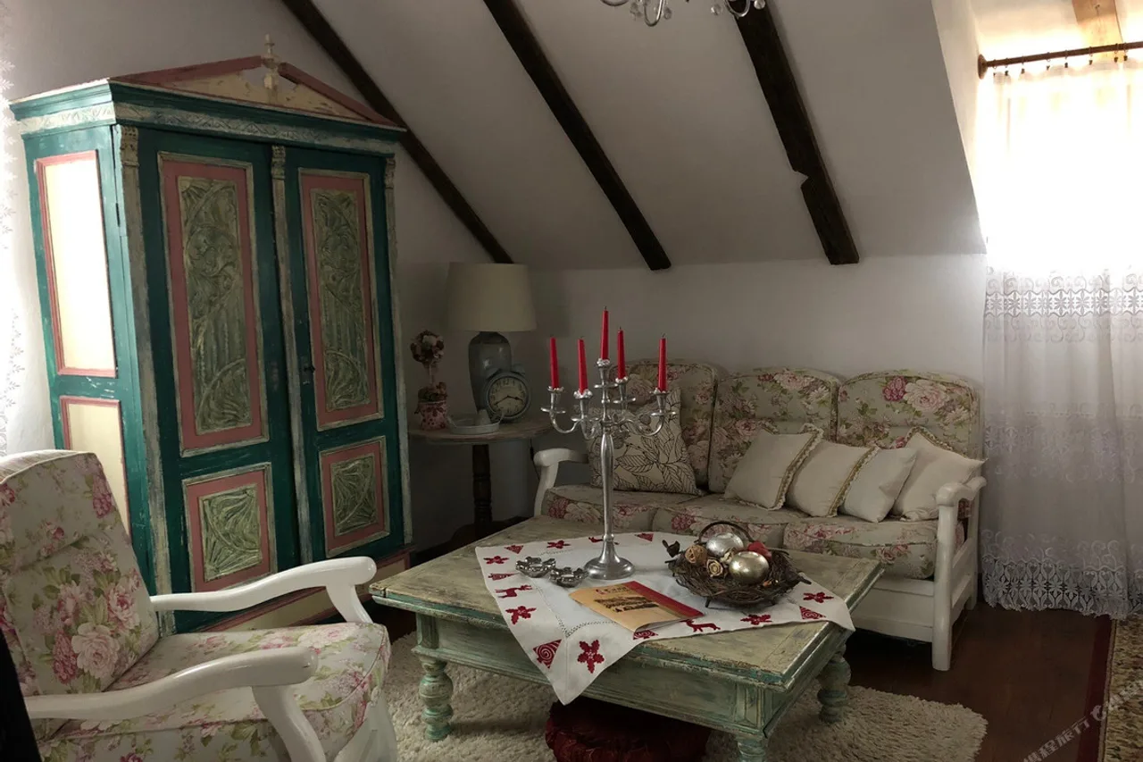 Casa Cositorarului Boutique Pension — ภาพห้องพักและบรรยากาศ