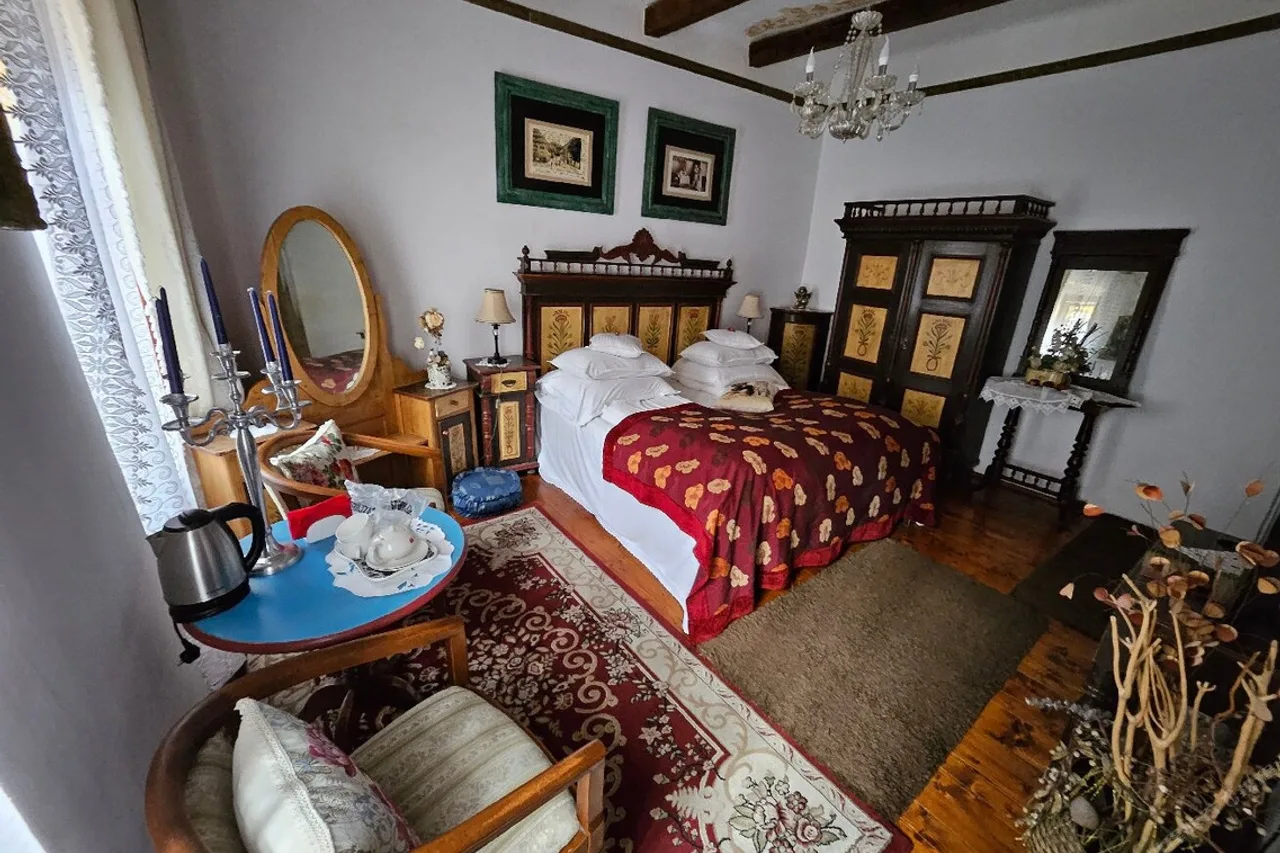Casa Cositorarului Boutique Pension — ภาพห้องพักและบรรยากาศ