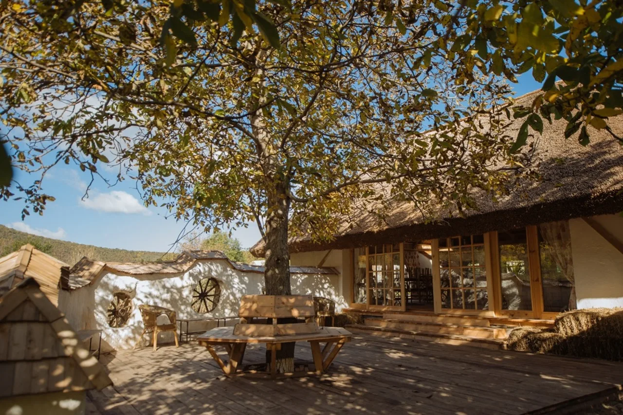 Casa Din Lunca — ออร์เฮอิอุล เวคิ