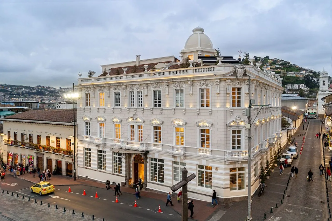 10 โรงแรมกีโตน่าพักที่สุด — Old Town · La Carolina · La Mariscal (รีวิว 2026)