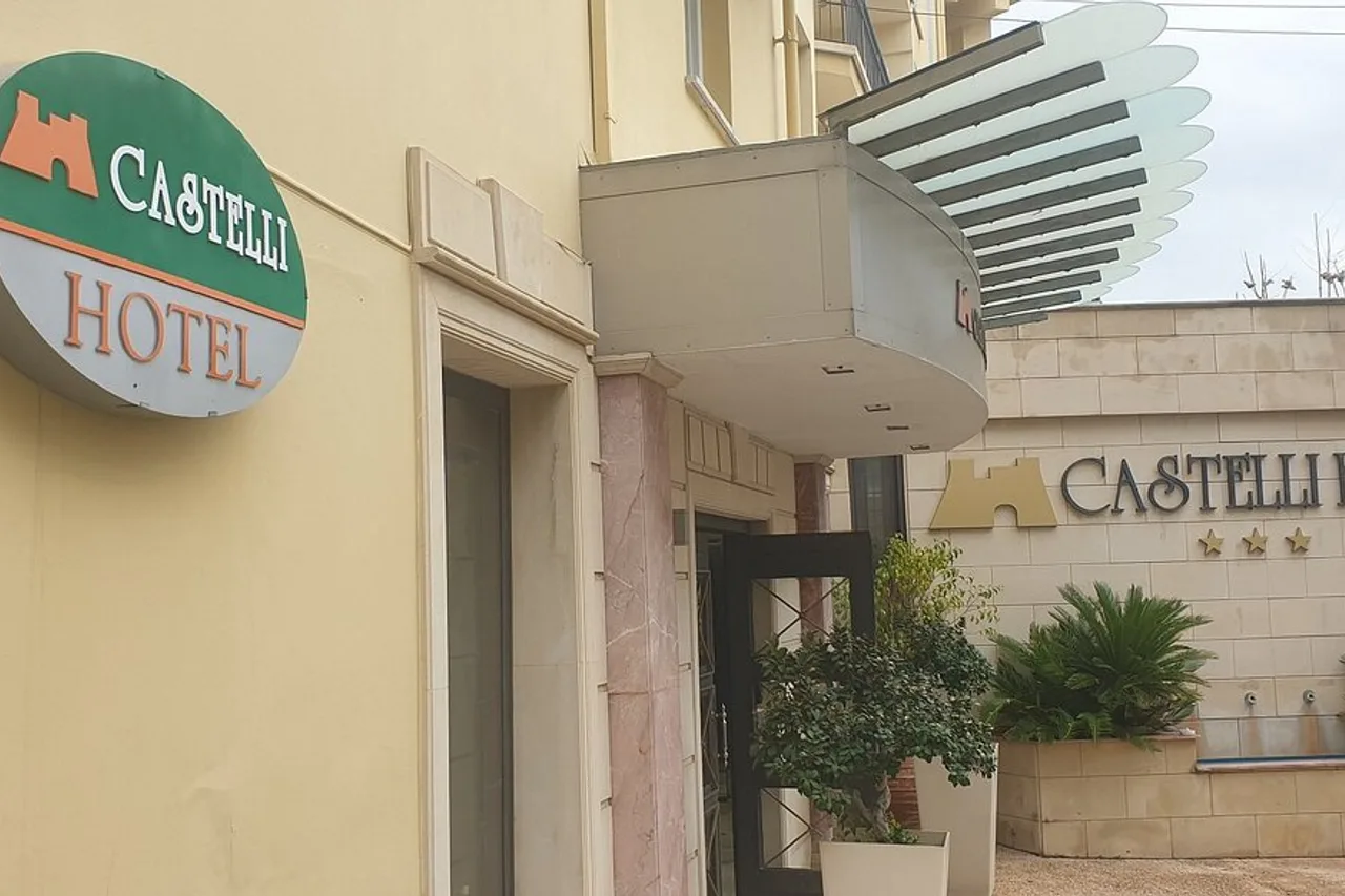 Castelli Hotel Nicosia — โรงแรมในนิโคเซีย