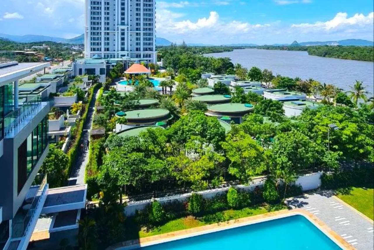 Castle Bayview Resort & Spa — โรงแรมในกัมโปต