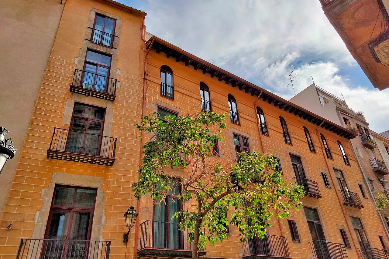 Catalonia Born — rooms and atmosphere