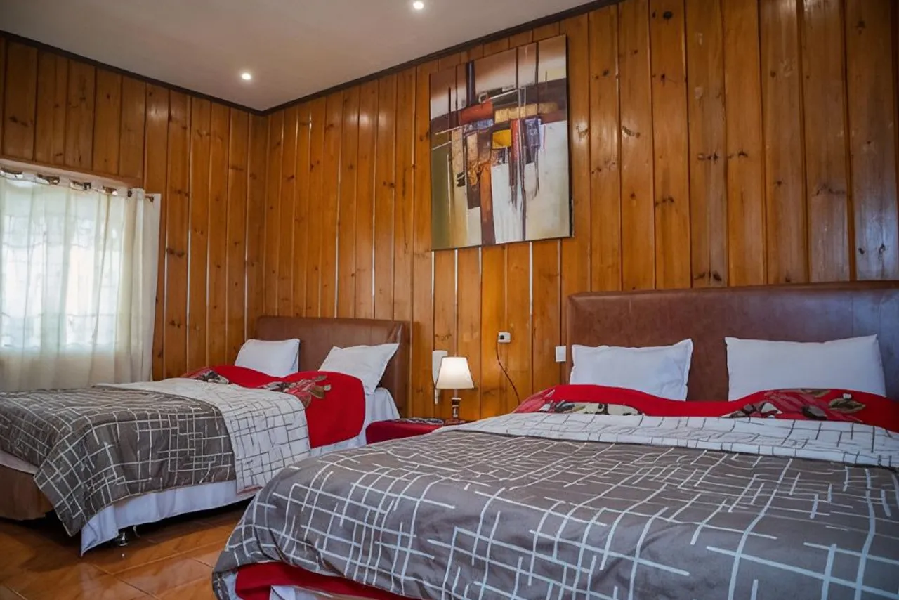 Cemara Indah Hotel — ภาพห้องพักและบรรยากาศ