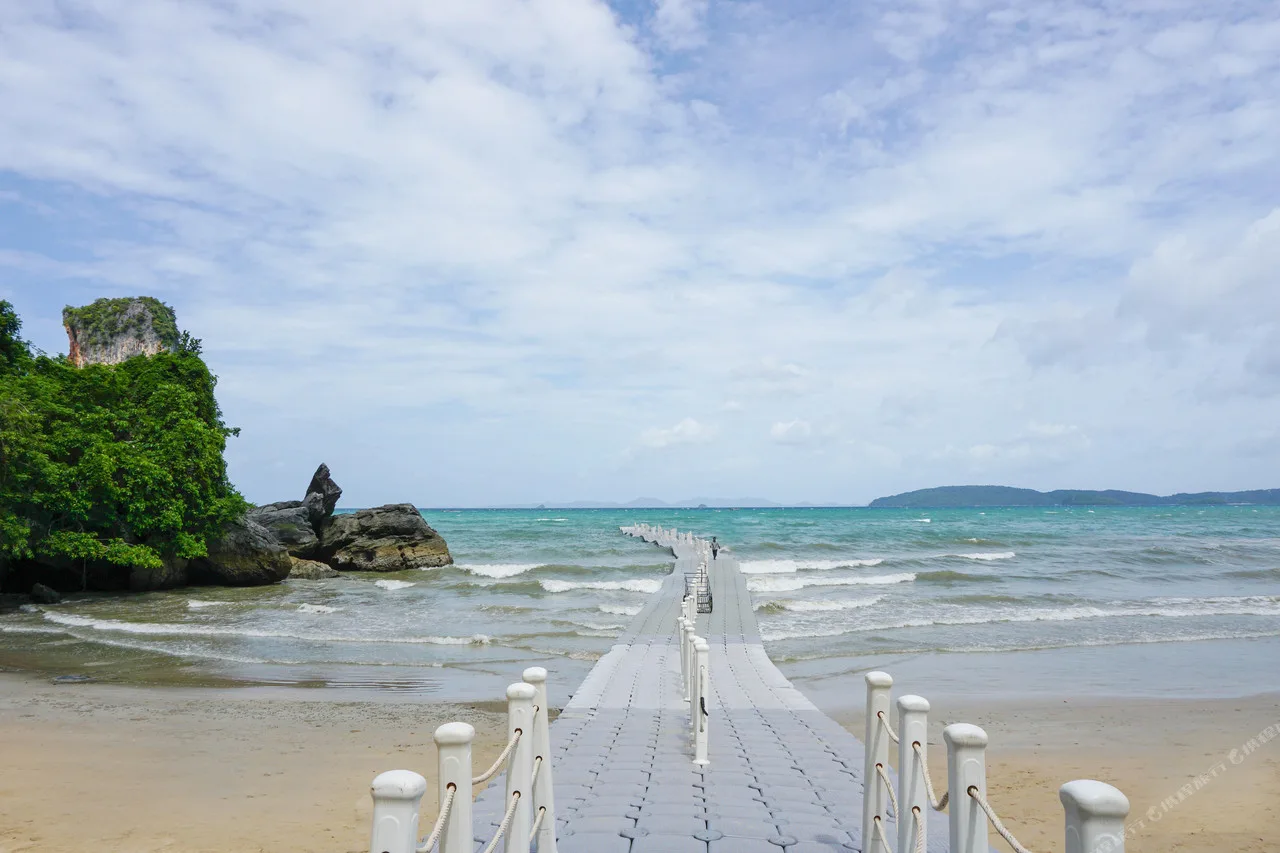 Centara Grand Beach Resort & Villas Krabi — rooms and atmosphere
