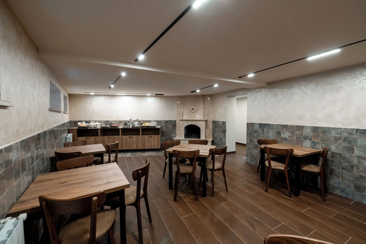 Central Hotel Kutaisi — rooms and atmosphere