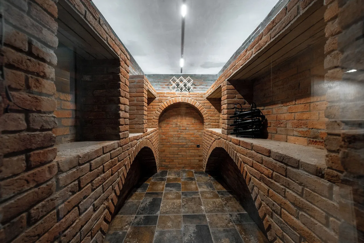 Central Hotel Kutaisi — rooms and atmosphere