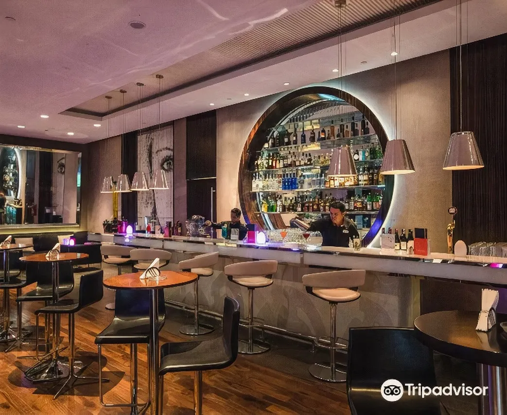 Centro Capital Centre by Rotana — rooms and atmosphere