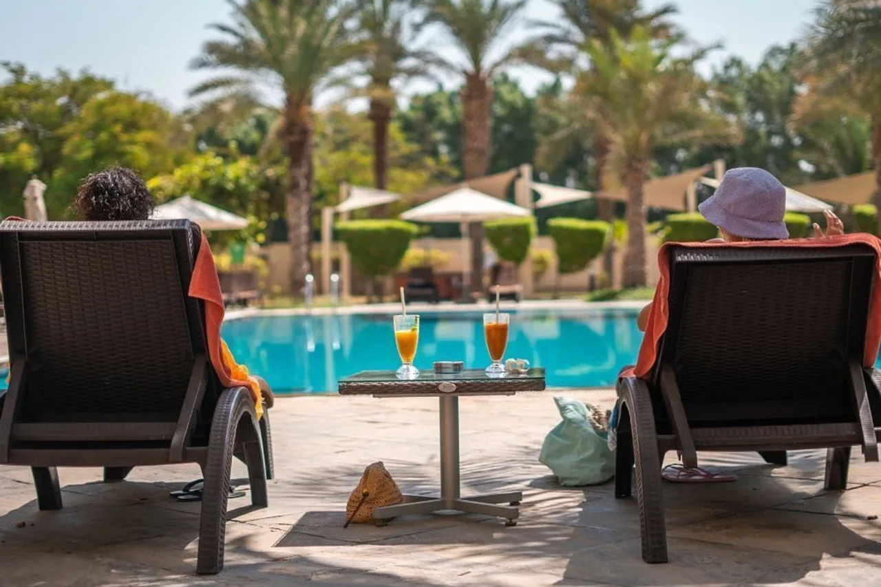 Centro Sharjah by Rotana — ภาพห้องพักและบรรยากาศ