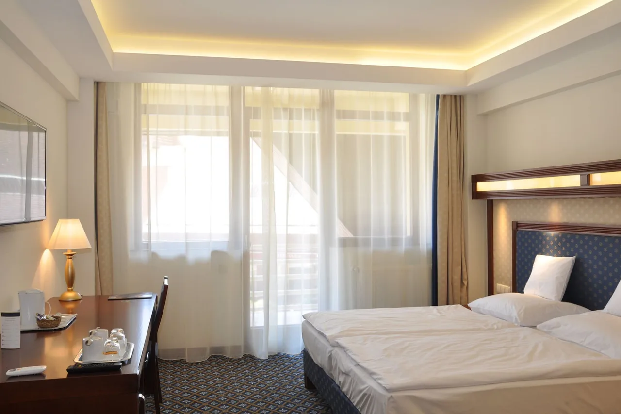 Centrum Hotel Debrecen — ภาพห้องพักและบรรยากาศ