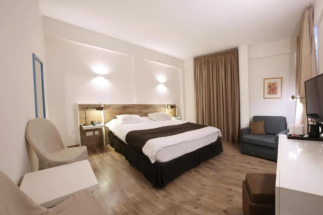 Centrum Hotel — ภาพห้องพักและบรรยากาศ